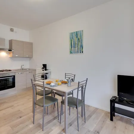 Poet Apartment *